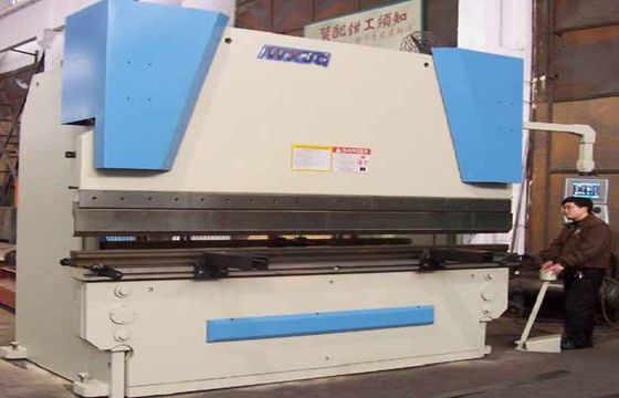 Electric Hydraulic CNC Sheet Metal Bending Equipment 160T / 3200mm