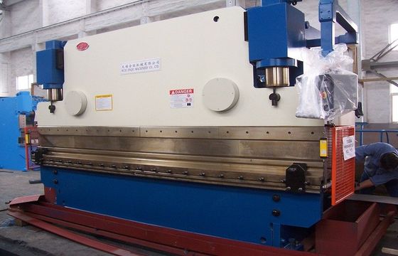 Estun E10 200 Ton press brake metal plate bending machine for truck carriage