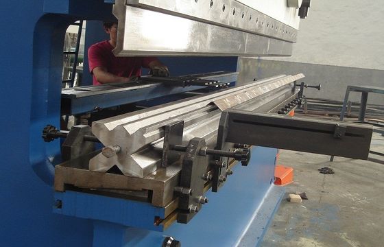 8mm Thickness , 300 Ton Press Brake Machine With Estun E10 E200 CNC